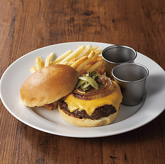 ビーフ100％パティ チーズバーガー