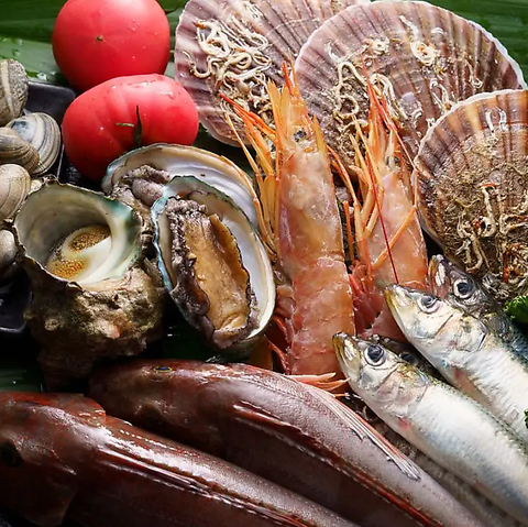 海鮮串から力強いステーキまで、 素材ごとに火加減を変え、丁寧に焼き上げる鉄板焼き