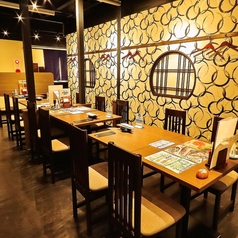 日頃の疲れも癒される、レトロな雰囲気で落ち着く空間。気の合う仲間と「いろは」な時間を、心ゆくまでお楽しみください♪シックな店内はデートにもピッタリです☆