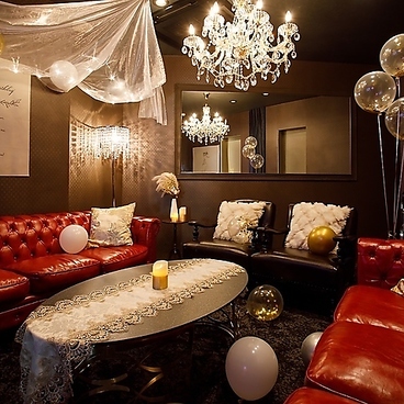 カフェ＆ダイニング ギャザーバー金山店の雰囲気1