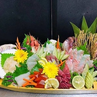 蔵元厳選の酒と愉しむ直送朝〆鮮魚の刺身◎