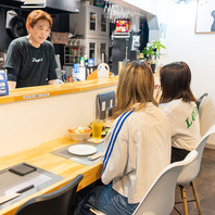 綺麗で清潔感のある店内はデートや家族連れにもオススメ