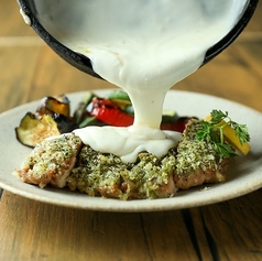 鶏もも肉の香草焼きと焼き野菜の盛り合わせ