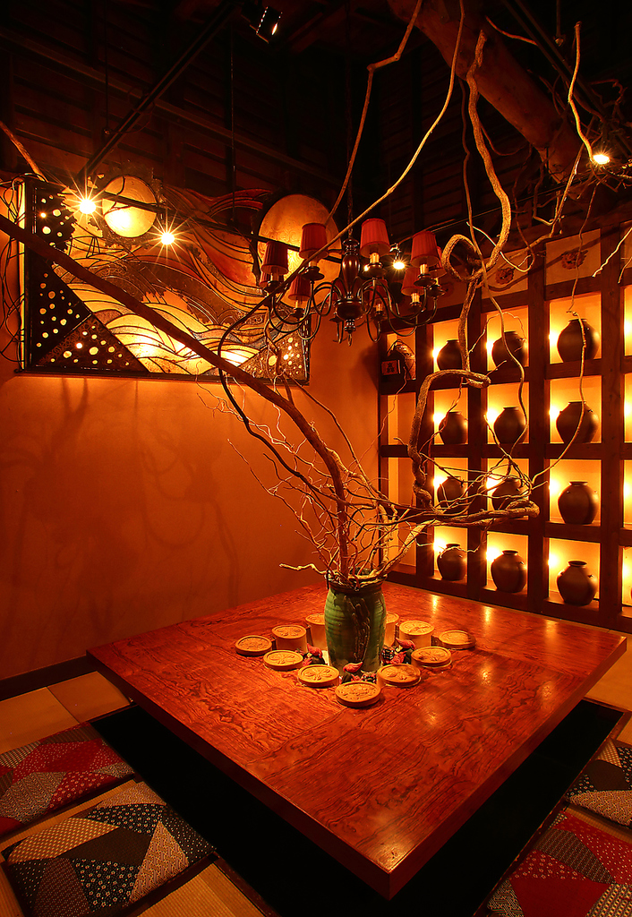 お家族でのお食事に！大小個室をご用意！