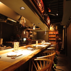 10名様からの貸切対応が可能で、周囲を気にせず楽しめるプライベート空間をご提供します。特別な日や親しい友人との集まりに最適な場所です。心地よい雰囲気の中で、素敵な時間をお過ごしください。