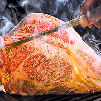 選び抜かれたお肉を食べる自慢の焼肉コース♪