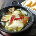 料理メニュー写真 ◆牡蠣とマッシュルームのアヒージョ(バケット付)