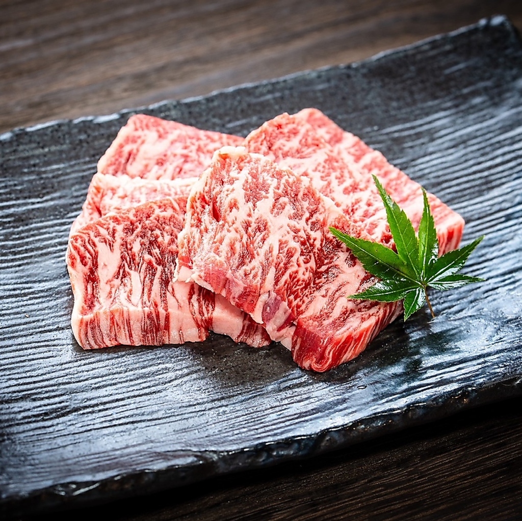 当店おすすめの「ハラミ」は程よく脂がのってやわらかく、噛むほどに濃厚な旨味が広がる一品です