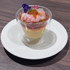 かに・えび・いくらの とろ～り人参ムースとオマールジュレ