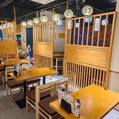 当店の半個室席は少人数でも大人数でもご利用いただけます！錦糸町エリアでのデートやディナー、飲み会や会社宴会など様々なシーンでご利用いただけます◎お得な単品飲み放題プランや3時間飲み放題付きコースなど各種プランをご用意しておりますので、ご予約の際は是非コースページもご覧ください！