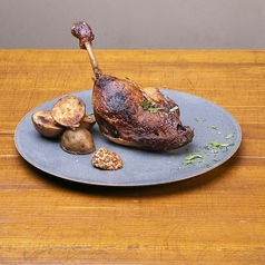 ハンガリー産・鴨の骨付きもも肉のコンフィ