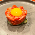 料理メニュー写真&nbsp;一撃☆瞬間燻製ユッケ