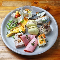 カッシーワの名物!前菜の盛り合わせ(8種)