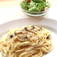キノコとマイタケのクリームチーズパスタ