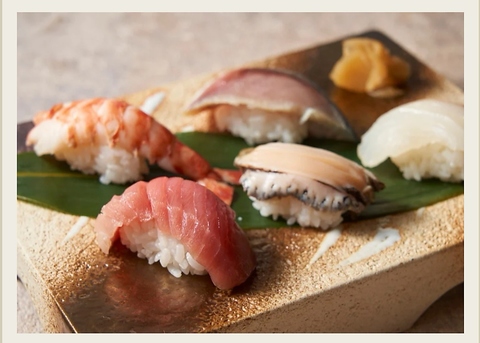 新鮮な食材を贅沢に使用した “天ぷら”と“寿司”に美味しい地酒