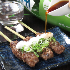 粗挽き牛ミンチ串（おろしポン酢で）