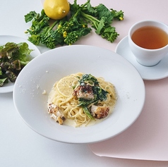 若鶏と菜の花のレモンクリームパスタ