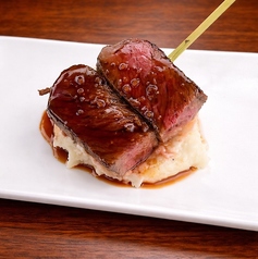 三角バラとマッシュポテト串ガーリックソース