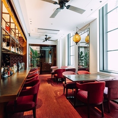 カウンター席を5席ご用意しております。お一人様でも肩ひじ張らずにお食事をお楽しみいただけます。