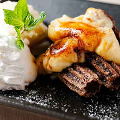 クリームブリュレのチュロススティック アイス添え