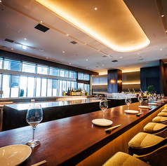 14席のカウンター席