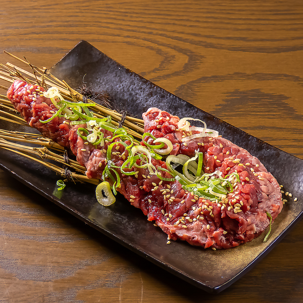 見た目も迫力のドラゴンハラミ♪精魂込めてタレを仕上げています。柔らかいお肉をぜひご堪能下さい◎