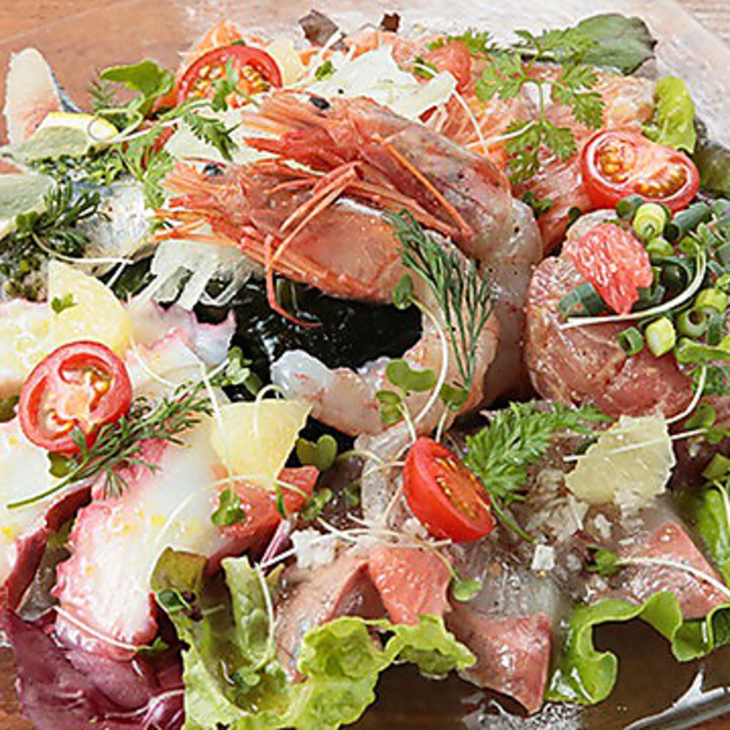 毎日買い付ける新鮮魚介の名物カルパッチョ！豪華5種盛り★