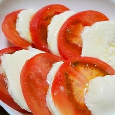 完熟トマトとチーズのカプレーゼ