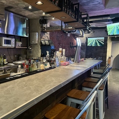 おひとりさまも大歓迎のカウンター席はスタッフと話しながらお楽しみいただけます♪