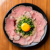 自慢の肉バルメニューを豊富にご用意しております。ローストビーフやイチボステーキ、ハラミ炙り焼きなど、自慢の肉料理をぜひ一度ご賞味ください。ワインとの相性も抜群◎！種類豊富なドリンクメニューをご用意しておりますので、お気に入りの組み合わせをお探しください。