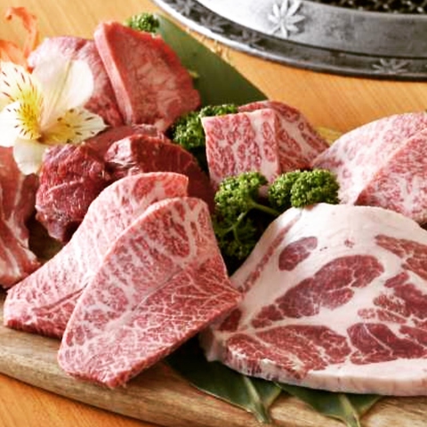 【氷川台駅3分】国内各地から仕入れた選りすぐりの肉をリゾート感溢れる店内で味わう