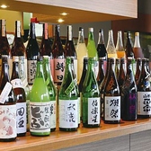 宮城の風光明媚な大地が育んだ銘酒をはじめ、全国各地から選りすぐった旨い酒を30種類以上、生ビールやサワー、カクテルなどのドリンクも種類豊富にそろえました♪そんな銘酒すべてを「呑んだくれコース」でお楽しみください！こちらは「単品飲み放題」となっておりますので、お好きな料理とご一緒に注文していただけます◎