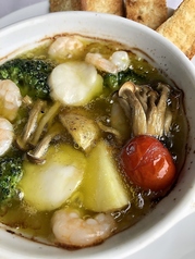魚介と季節野菜のアヒージョ