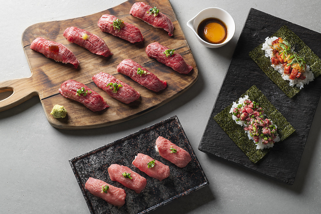 ここでしか食べられない創作肉寿司！！