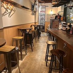弾むアットホームな空間です。お仕事帰りのお一人様でのサク飲みや、カップルでのデート利用に大人気♪居心地の良さが自慢のお席で至福のひとときを！