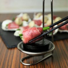 専用の焼き石でお好みの焼き加減に！