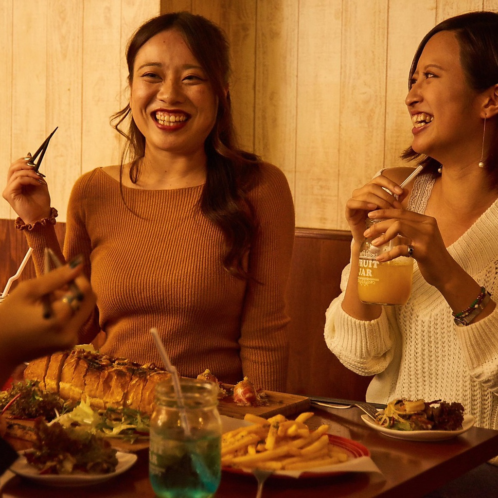 地下1階の隠れ家的フロアは、最大40名様のご宴会OKで、使い易い店内。