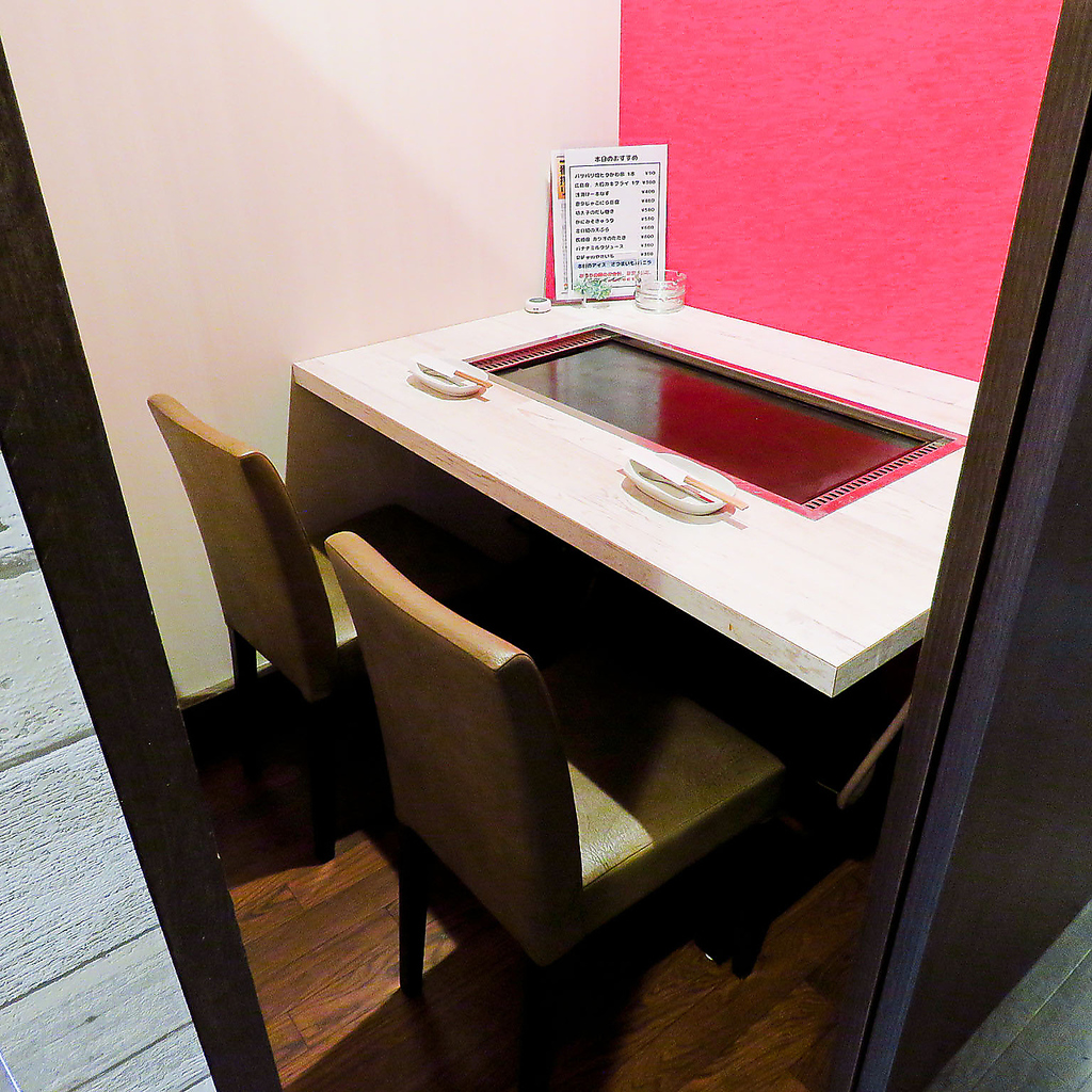 鉄板付きカップルシートあります♪隠れた人気席です！