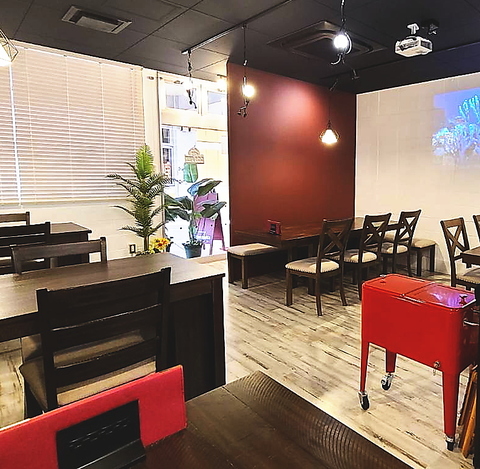 観光も地元も楽しめる豊富なランチメニュー！定番の沖縄料理や定食でおひるごはん♪