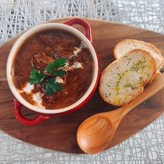 とろとろ牛すじのビーフシチュー(バケット2枚付き)