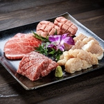 将龍苑盛り合わせは、当店おすすめ＆人気のお肉を楽しめます　ぜひご注文ください