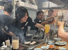 焼肉家かずちゃん 那覇国際通り店の雰囲気2