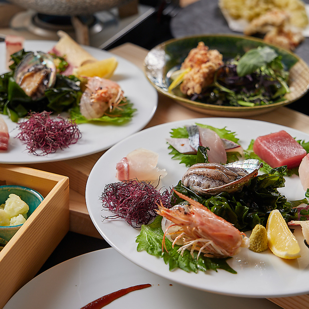 新鮮な海の幸は豪華盛り合わせで。