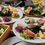 新鮮な海の幸は豪華盛り合わせで。