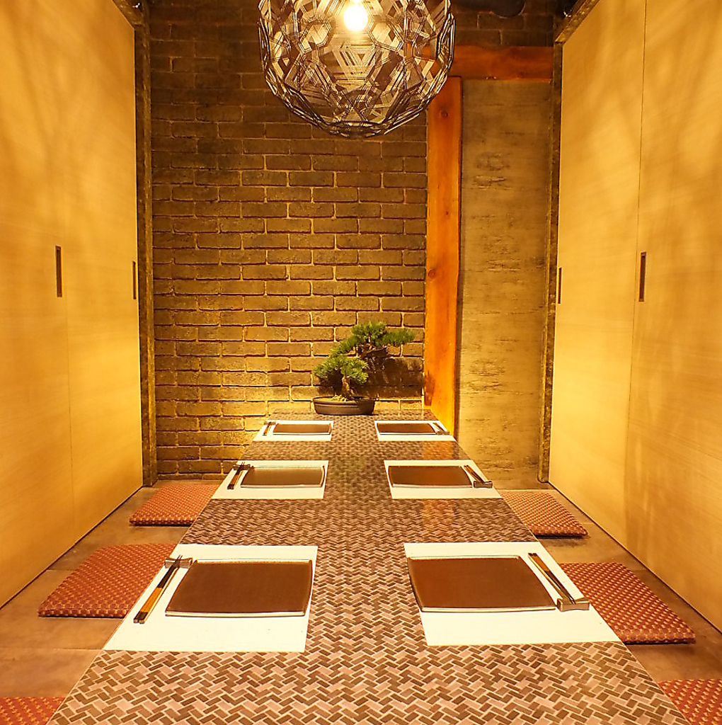 少人数から団体様までお寛ぎいただける個室を完備しております♪周りを気にせずお楽しみ下さい！