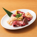 ホルモン好きはたまらない♪いろいろ味わえるミックスホルモンをご用意！