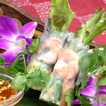 タイの生春巻き「ポーピア」は当店おすすめの一品です。1本から注文が可能ですのでお試しください。