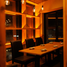 2名様～団体様までシチュエーションに合わせて最適な座敷にご案内♪プライベート空間で大切な方との特別なお食事をご提案◎貸切のご予約も可能です！まずはお気軽にご相談ください♪誕生日・記念日、同窓会、女子会などに最適！(居酒屋/有楽町駅/飲み放題/完全個室/海鮮/炉端焼き/焼き鳥)完全個室居酒屋 