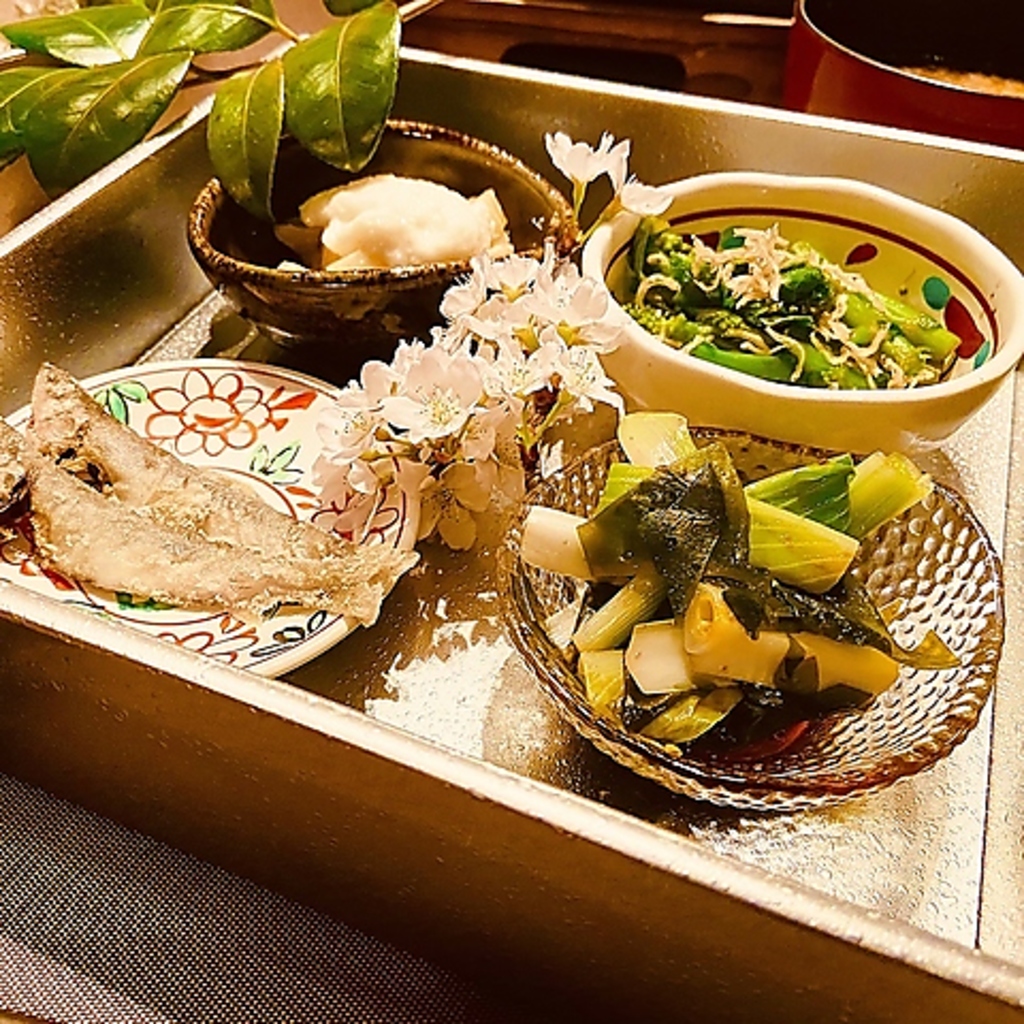 ☆新鮮＆旬の食材使用☆コースはもちろん、季節の食材を使ったおすすめメニューなどもございます♪