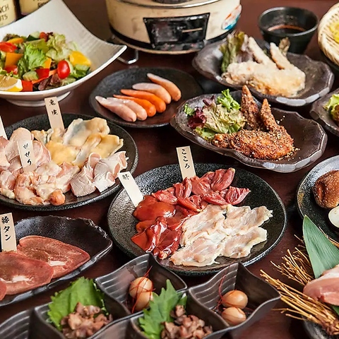 厳選した新鮮な銘柄鶏を七輪で焼くスタイルが楽しい焼鳥焼肉♪コスパに自信◎